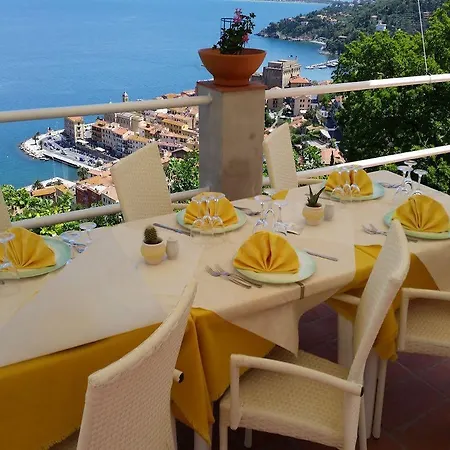 Hotel Vittoria 3*